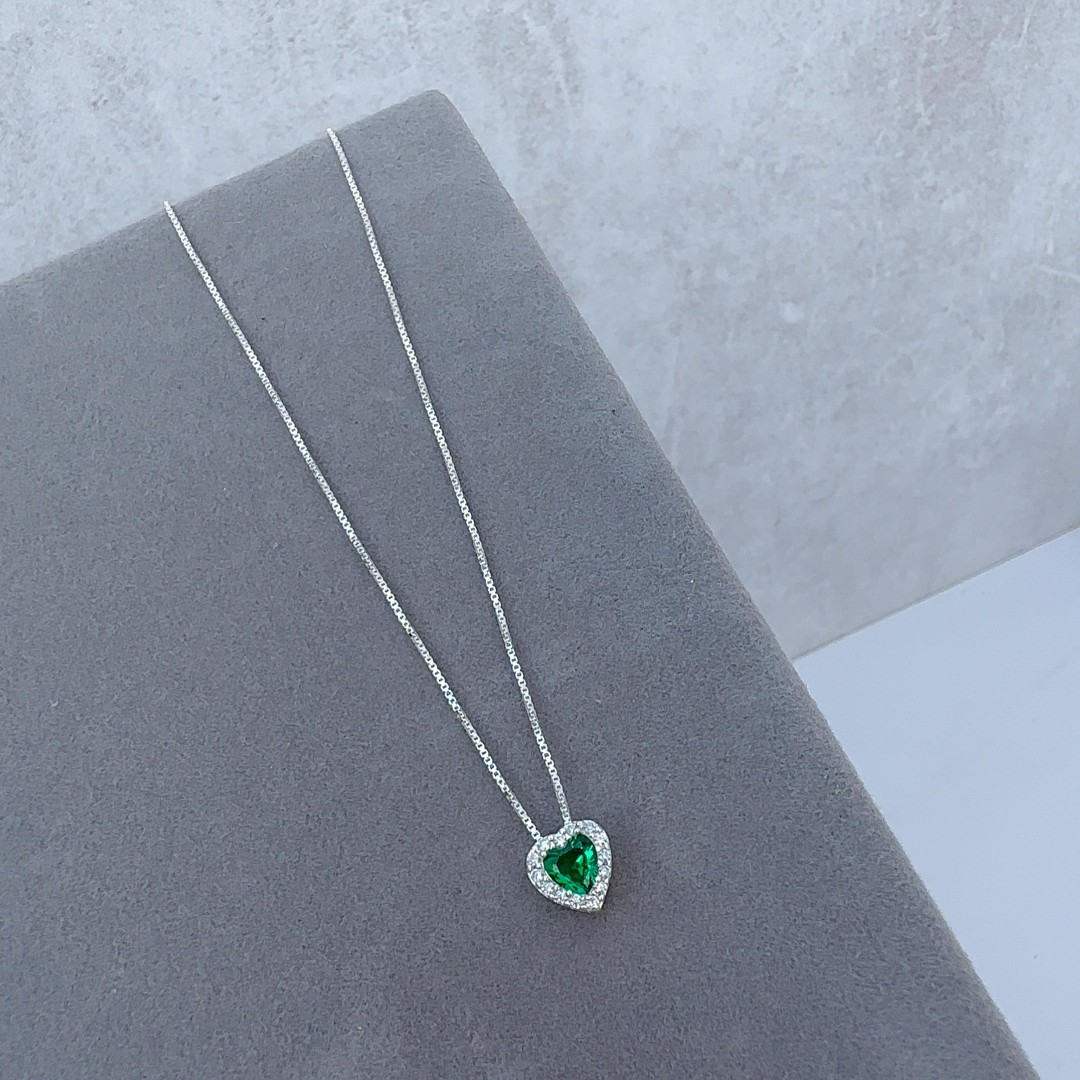 Colar Coração Cravejado Verde