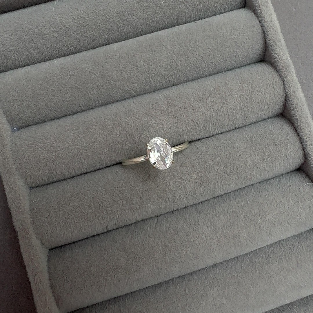 Anel Solitário Oval