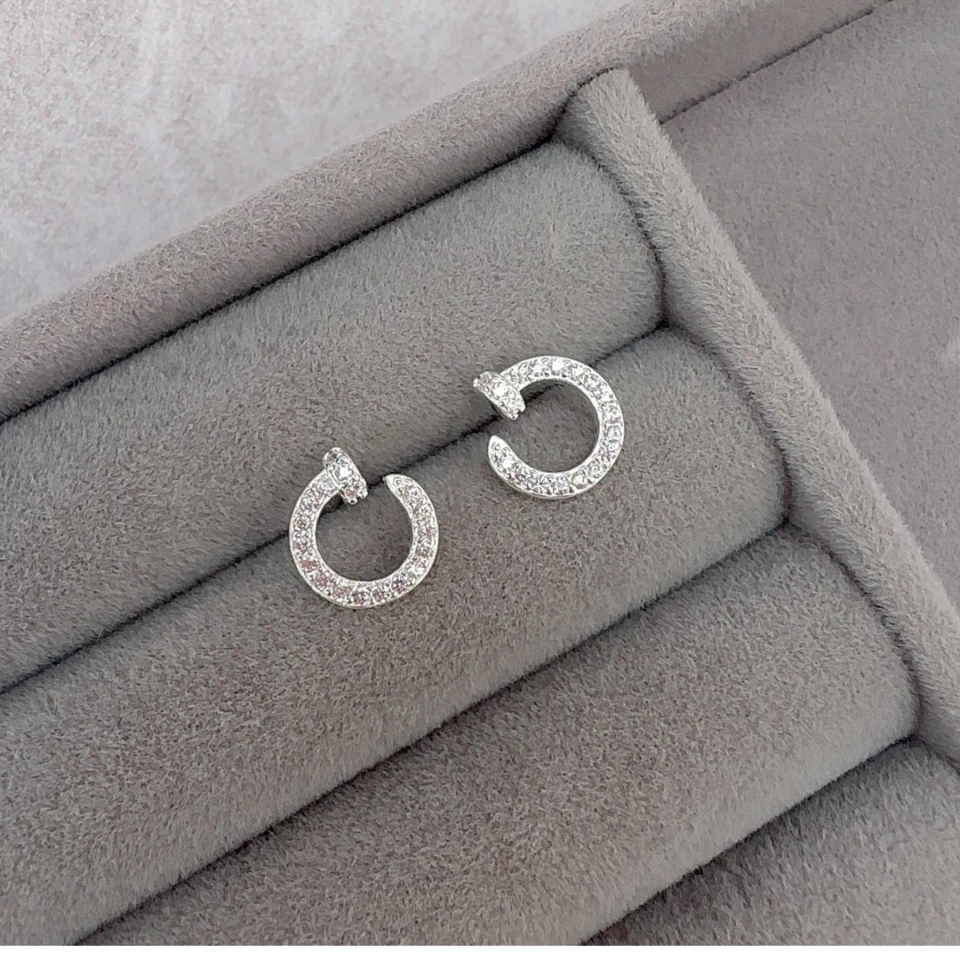 Brinco Prego Cravejado