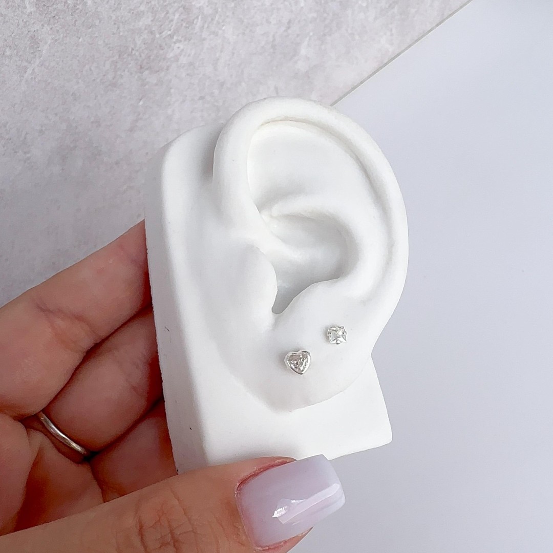 Brinco Ponto de Luz Coração